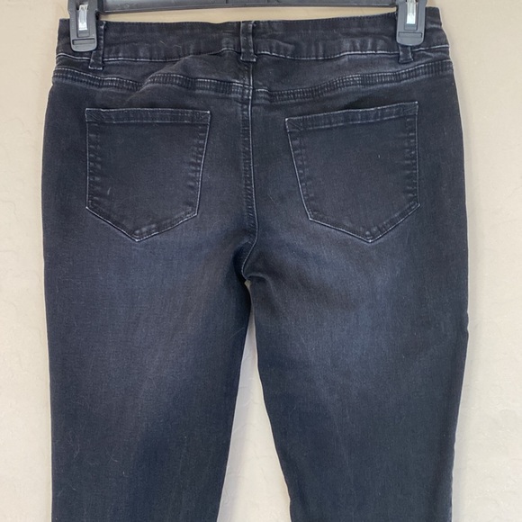 Maurices, medium short, black jeans - Picture 6 of 6